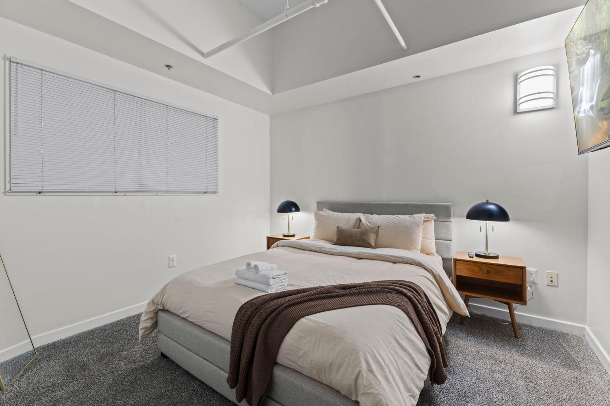 Indy Metro Stay - Sleeps 8 - Skywalk Access - Monument Circle Indianapolis Exteriér fotografie