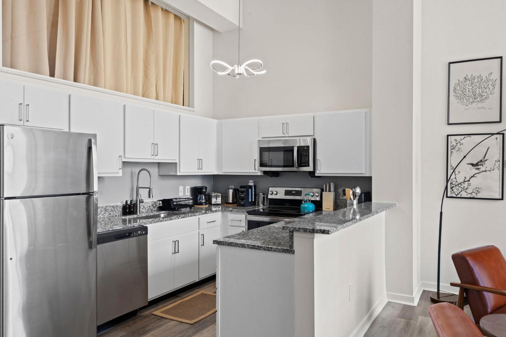 Indy Metro Stay - Sleeps 8 - Skywalk Access - Monument Circle Indianapolis Exteriér fotografie