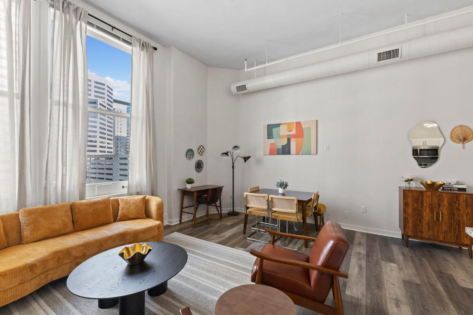Indy Metro Stay - Sleeps 8 - Skywalk Access - Monument Circle Indianapolis Exteriér fotografie