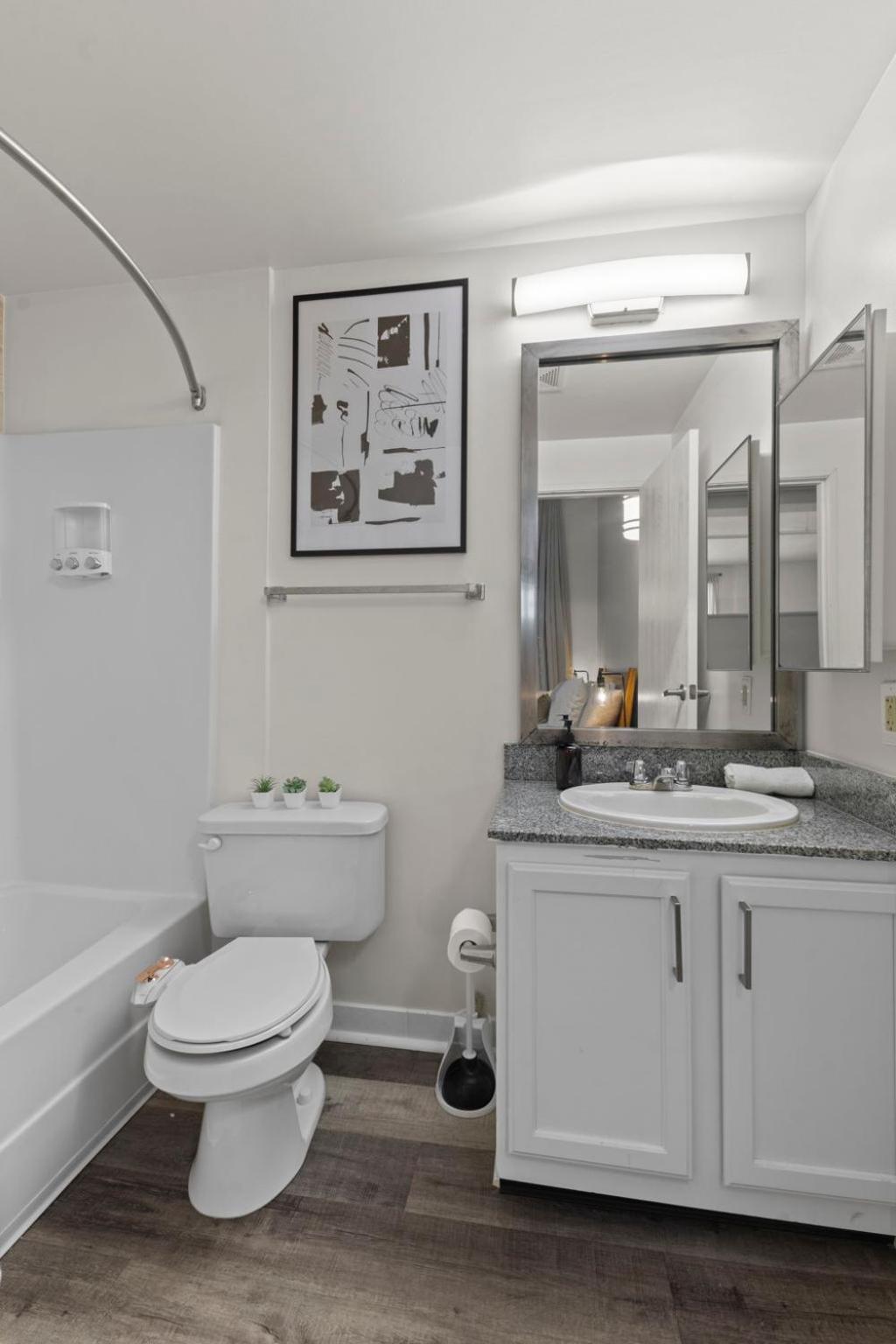 Indy Metro Stay - Sleeps 8 - Skywalk Access - Monument Circle Indianapolis Exteriér fotografie