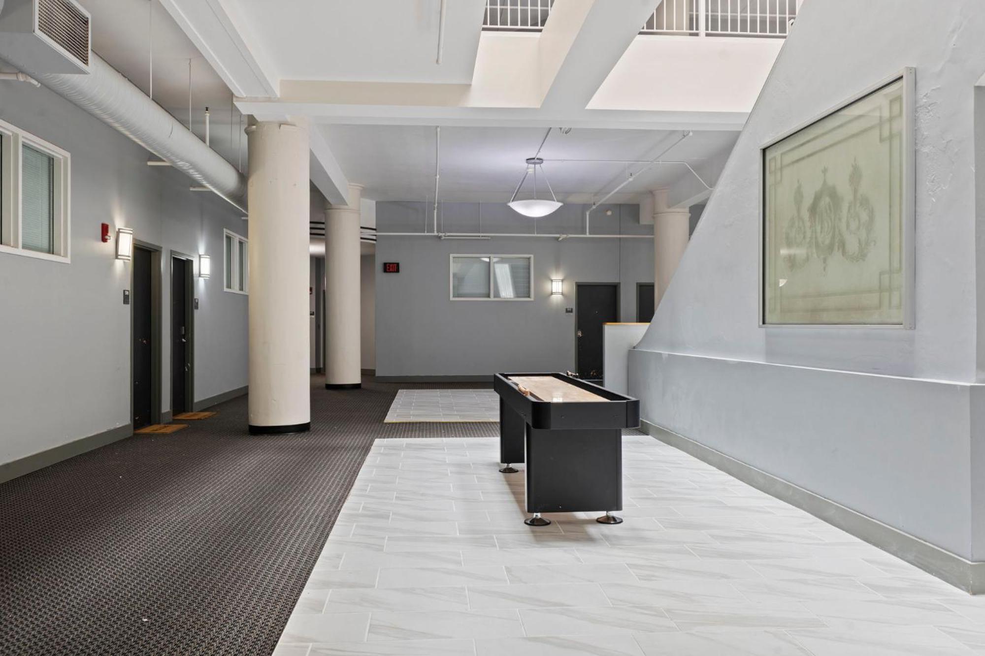 Indy Metro Stay - Sleeps 8 - Skywalk Access - Monument Circle Indianapolis Exteriér fotografie