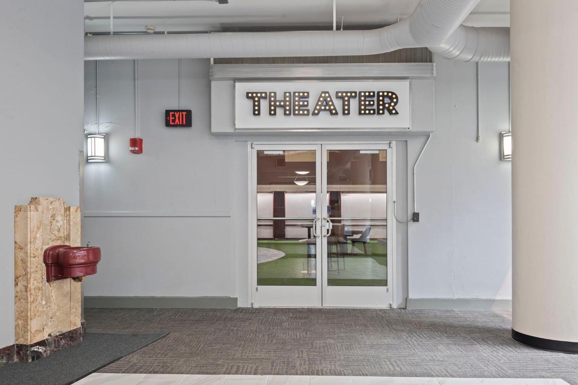 Indy Metro Stay - Sleeps 8 - Skywalk Access - Monument Circle Indianapolis Exteriér fotografie